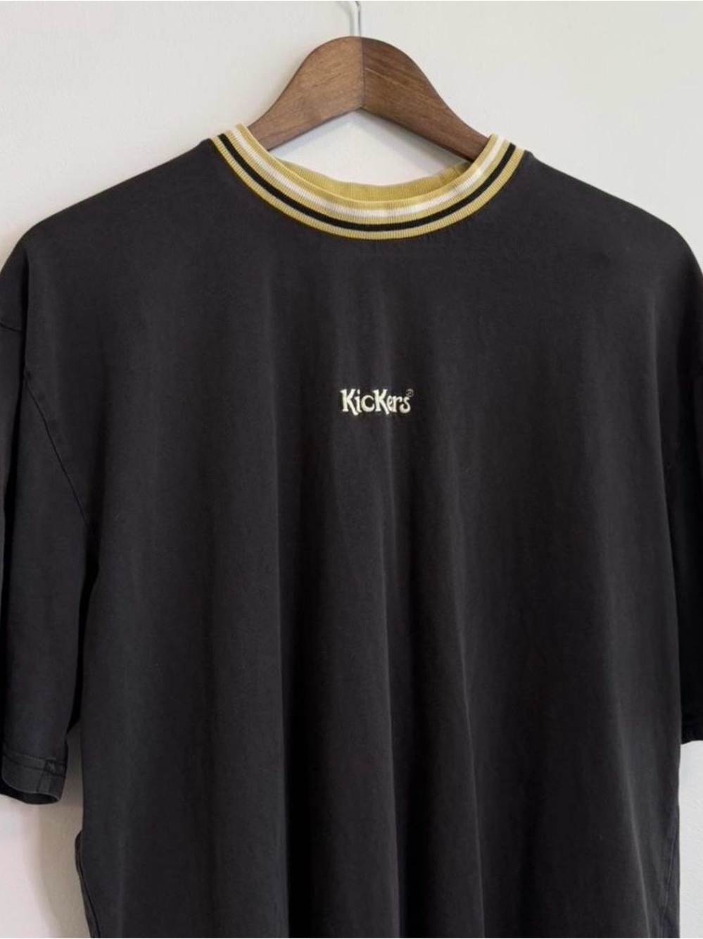 Vintage Y2K Kickers Brown Ringer T-Shirt Yellow Trim Logo Tee Size M - Picture 2 of 5